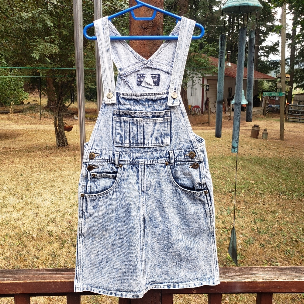 VINTAGE Girls Squeeze Bleached/Acid Washed Jean Overall Dress- M